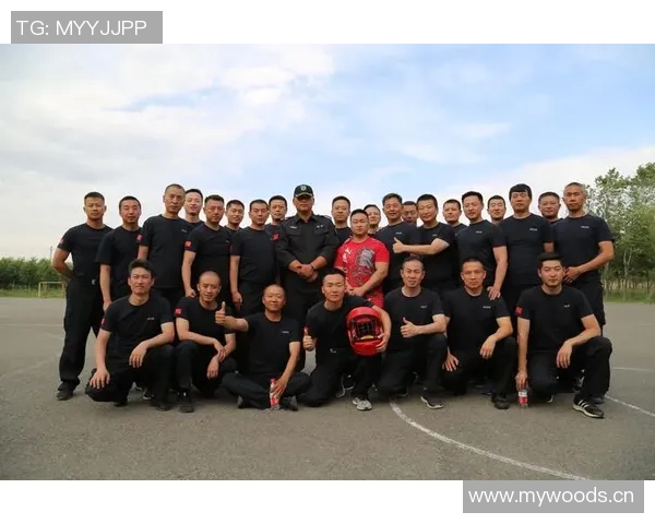 南京飞盘队边路渗透创新策略解析与战术演变探讨 南京飞盘队边路渗透创新策略解析与战术演变探讨