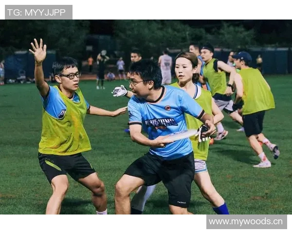 广州飞盘队逆袭之旅世界滑板锦标赛的辉煌时刻与挑战 广州飞盘队逆袭之旅世界滑板锦标赛的辉煌时刻与挑战